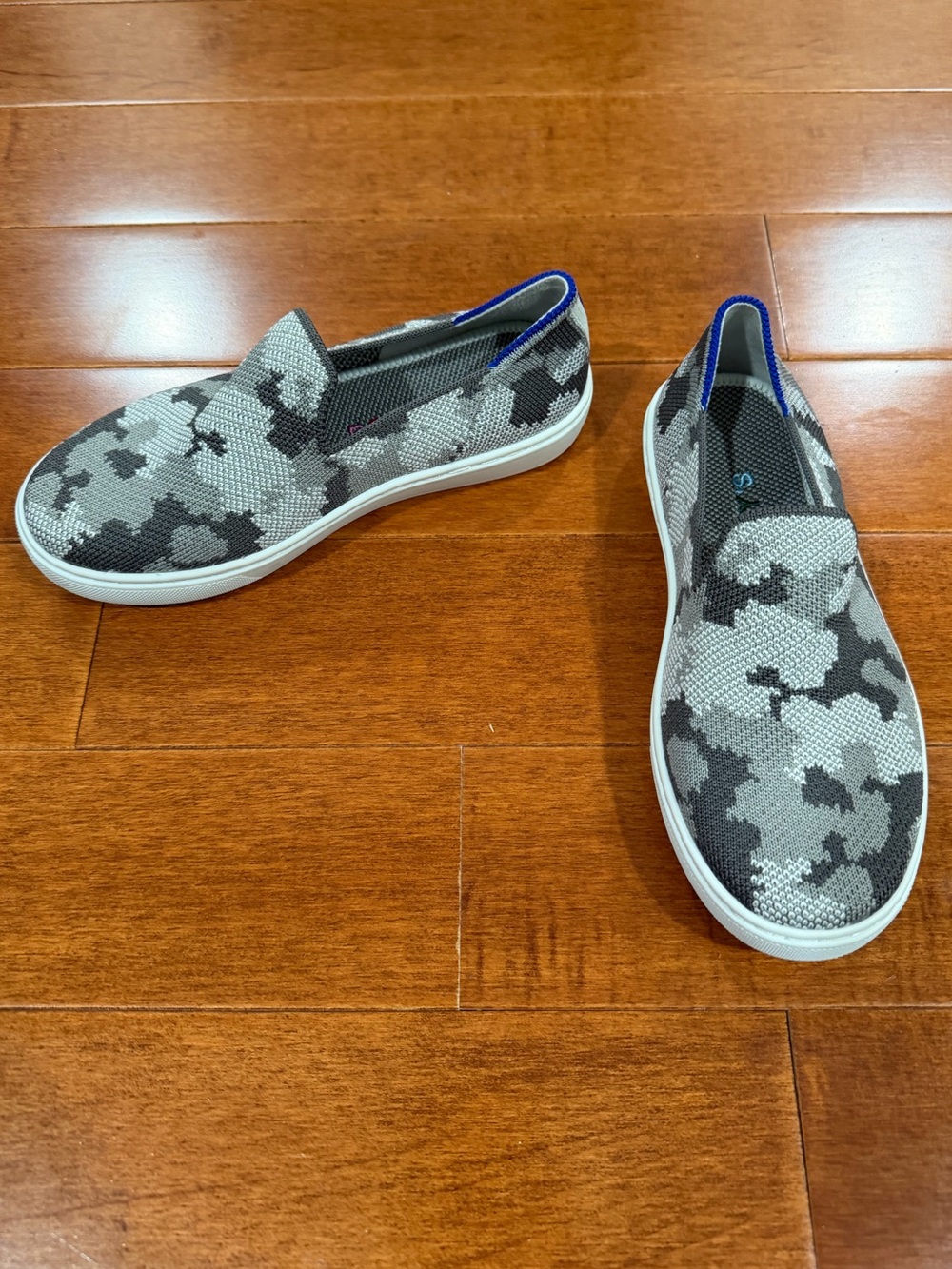 Rothy’s Kids Gray Camo Machine Washable Slip On The Sneakers Shoes Sz. 1